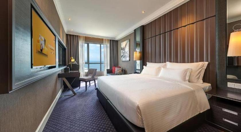 Hatten Place Melaka Екстериор снимка