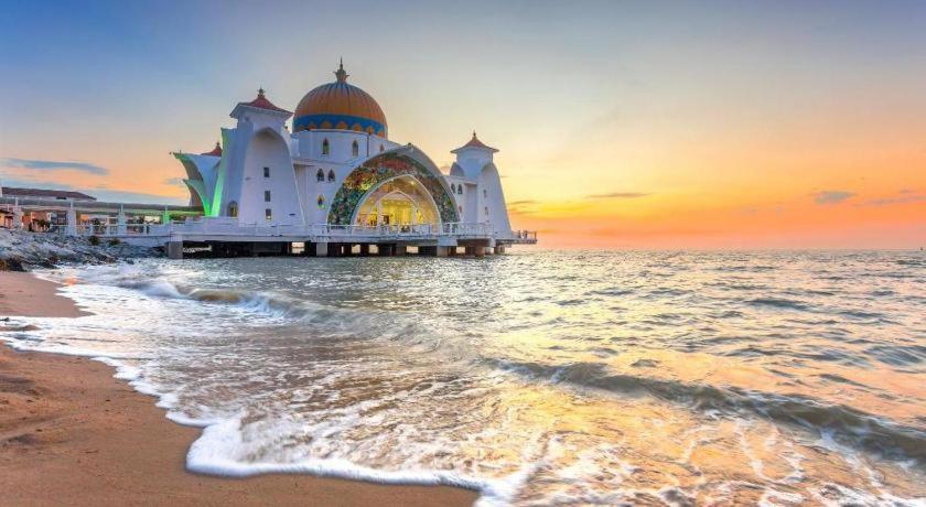 Hatten Place Melaka Екстериор снимка
