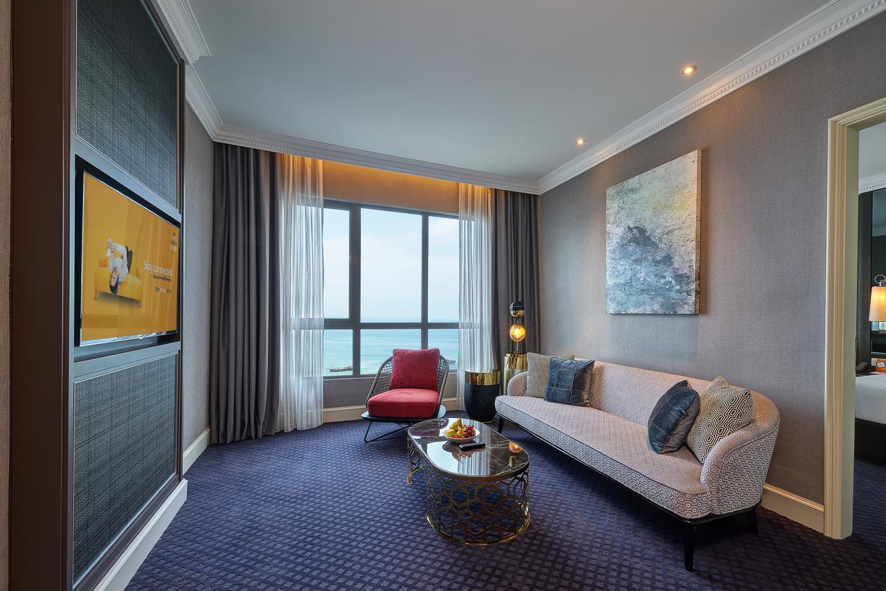 Hatten Place Melaka Екстериор снимка A suite at the hotel