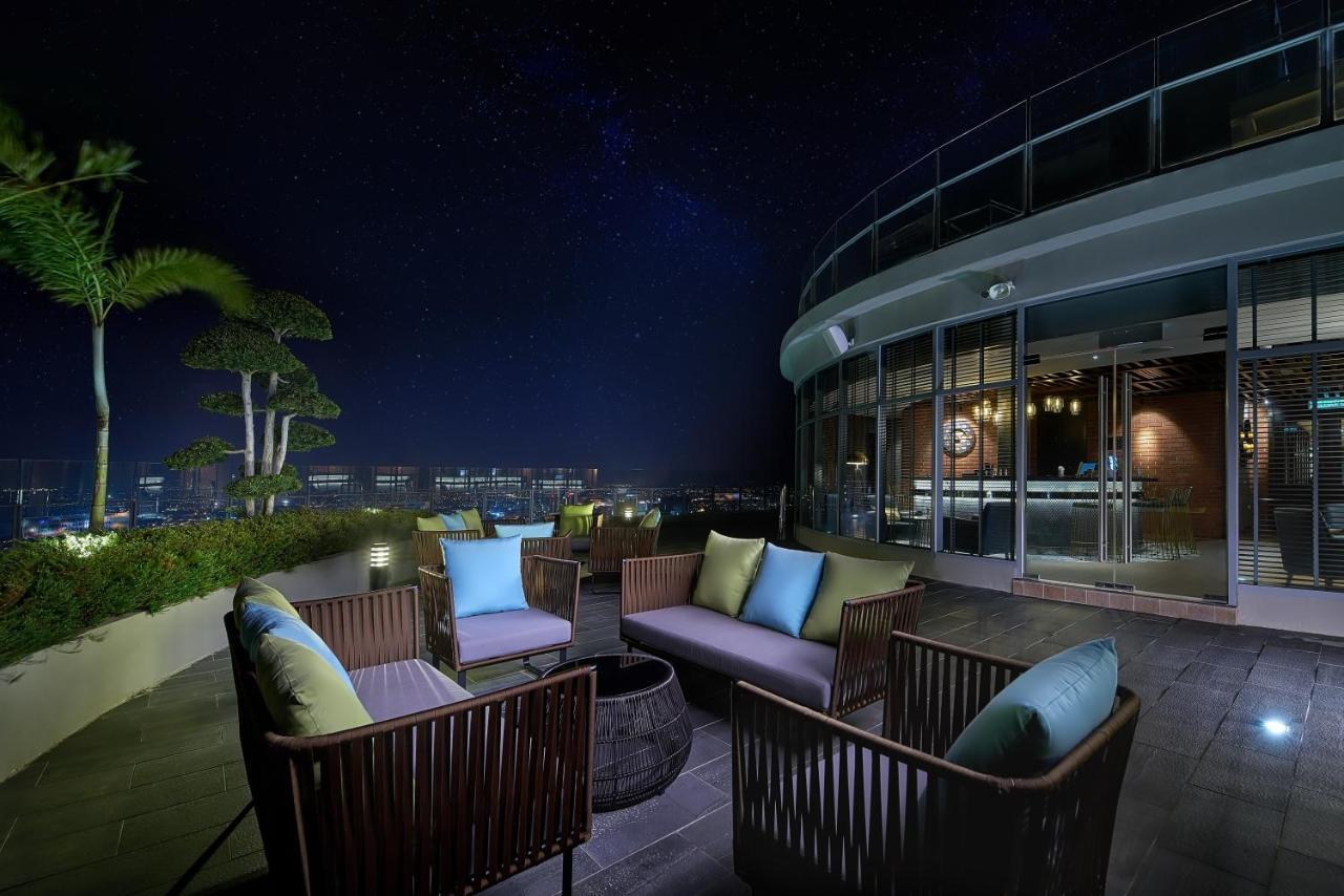 Hatten Place Melaka Екстериор снимка The Sky Bar